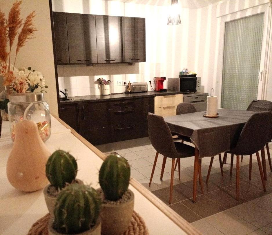Superbe Appartement ,Proche De Paris, Dans Residence Privee , Ideal Familles, Parking Et Wifi Gratuits! ! ! Vitry-sur-Seine Exterior foto