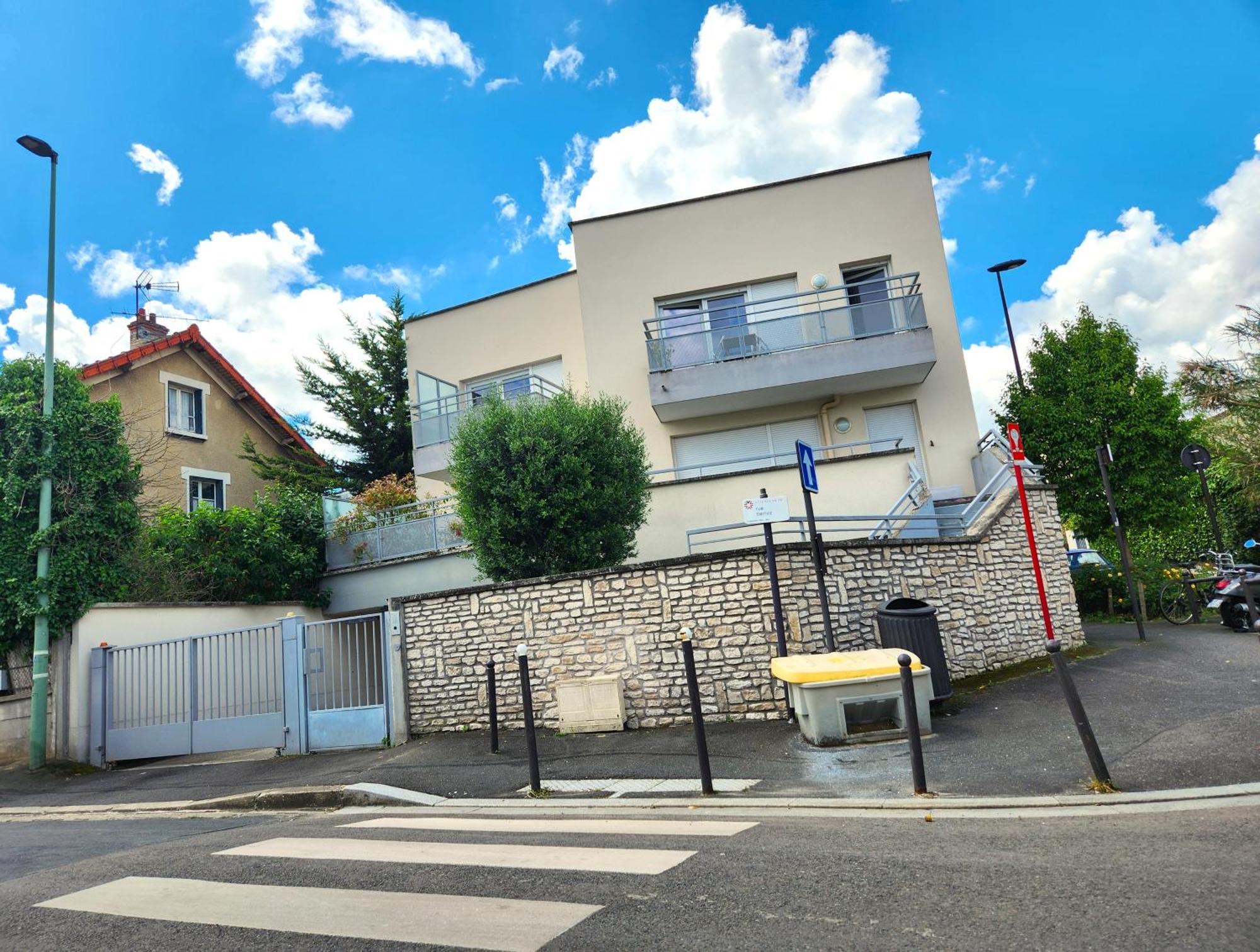 Superbe Appartement ,Proche De Paris, Dans Residence Privee , Ideal Familles, Parking Et Wifi Gratuits! ! ! Vitry-sur-Seine Exterior foto