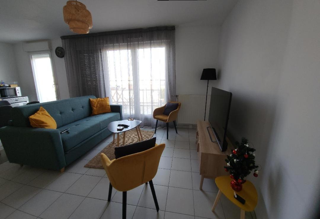 Superbe Appartement ,Proche De Paris, Dans Residence Privee , Ideal Familles, Parking Et Wifi Gratuits! ! ! Vitry-sur-Seine Exterior foto